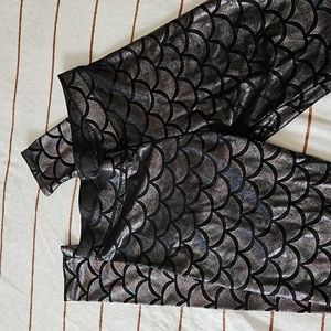 Blackmilk Gray Mermaid Scale Leggings Irridescent